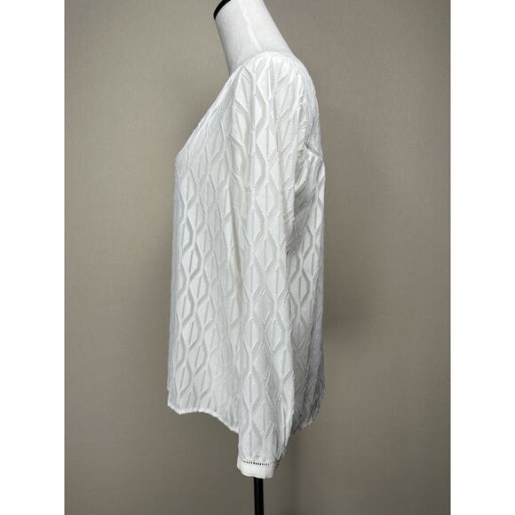 Chico's Size 00/XS White Sheer Long Sleeve Blouse V Neck Texture Classic Beach - Picture 10 of 16